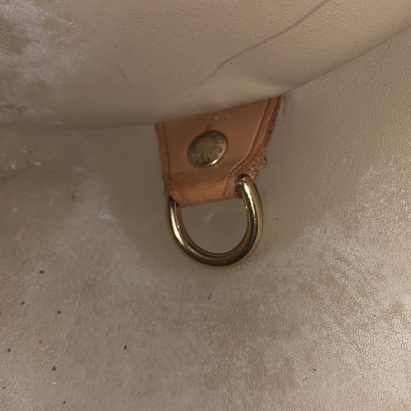 Louis Vuitton Yellow Vernis Monogram Barrel Bag - Picture 9 of 16